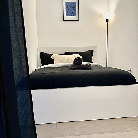 Elegant Condo Near Eaton Centre Mall Торонто Екстериор снимка