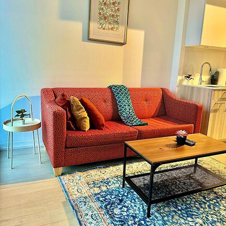 Elegant Condo Near Eaton Centre Mall Торонто Екстериор снимка